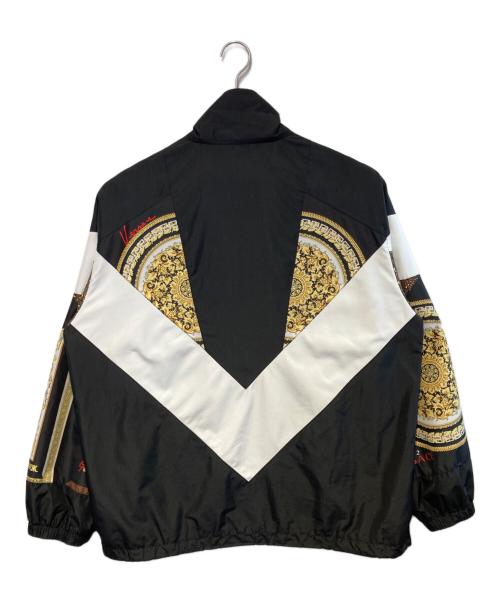VERSACE（ヴェルサーチェ）VERSACE (ヴェルサーチェ) バロックプリントジップアップトラックジャケット ブラック×ホワイト サイズ:44の古着・服飾アイテム