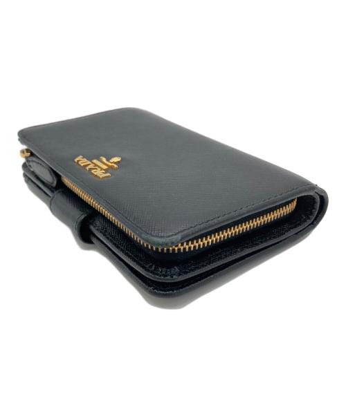 PRADA（プラダ）PRADA (プラダ) サフィアーノレザー コンパクトウォレット ブラックの古着・服飾アイテム