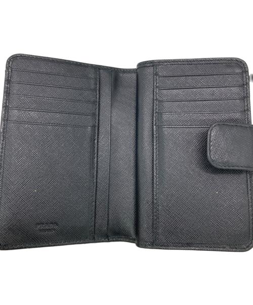 PRADA（プラダ）PRADA (プラダ) サフィアーノレザー コンパクトウォレット ブラックの古着・服飾アイテム