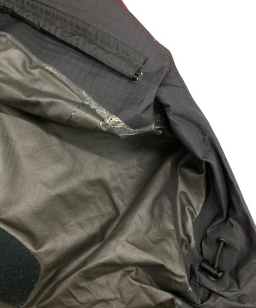 ARC'TERYX（アークテリクス）ARC'TERYX (アークテリクス) BETA SL JACKET レッド サイズ:Mの古着・服飾アイテム