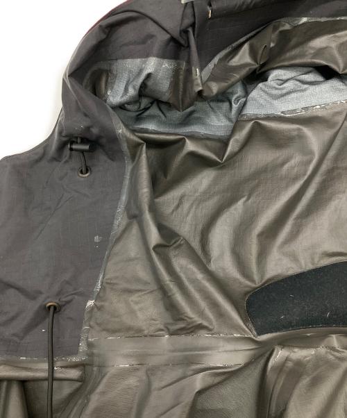 ARC'TERYX（アークテリクス）ARC'TERYX (アークテリクス) BETA SL JACKET レッド サイズ:Mの古着・服飾アイテム