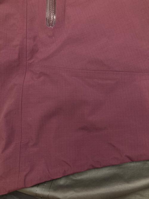 ARC'TERYX（アークテリクス）ARC'TERYX (アークテリクス) BETA SL JACKET レッド サイズ:Mの古着・服飾アイテム