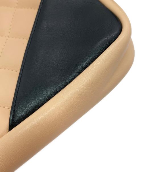 CHANEL（シャネル）CHANEL (シャネル) カンボンココマークワンショルダーバッグ ベージュ×ブラックの古着・服飾アイテム