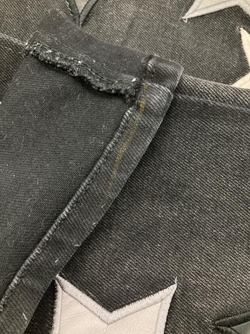 GUAPI（グアピ）GUAPI (グアピ) スターパッチデニムダブルニーフレアパンツ ブラック サイズ:30の古着・服飾アイテム