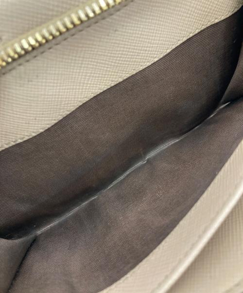 PRADA（プラダ）PRADA (プラダ) 2つ折り財布 ベージュの古着・服飾アイテム