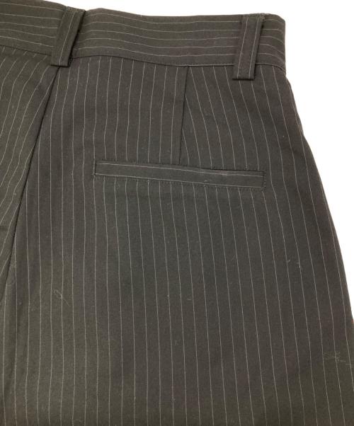 SINSS（シンス）SINSS (シンス) 2タックワイドストレートストライプスラックス ブラック サイズ:Mの古着・服飾アイテム