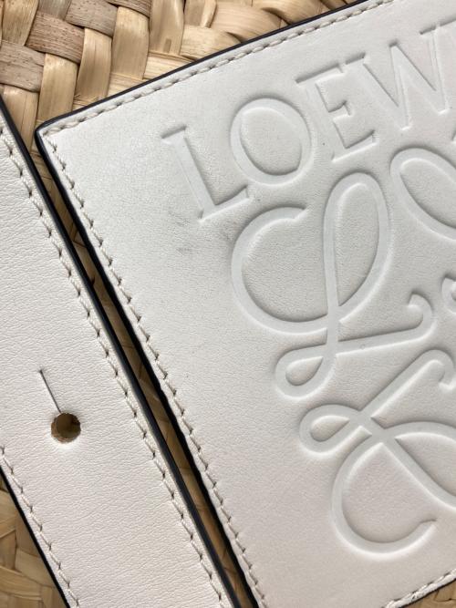 LOEWE（ロエベ）LOEWE (ロエベ) バスケットバッグスモール ベージュの古着・服飾アイテム