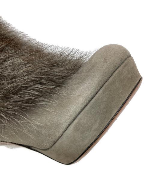 GUCCI（グッチ）GUCCI (グッチ) ファーヒールブーツ グレー サイズ:36の古着・服飾アイテム