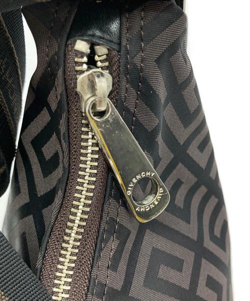 GIVENCHY（ジバンシィ）GIVENCHY (ジバンシィ) 4G総柄ショルダーバッグ ブラウンの古着・服飾アイテム