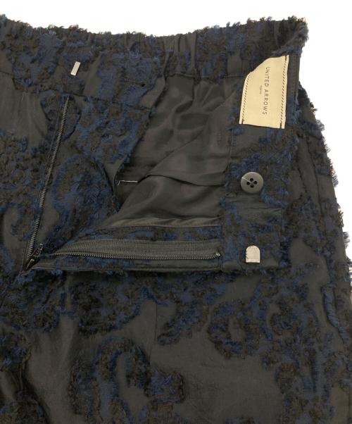 UNITED ARROWS TOKYO（ユナイテッドアローズトウキョウ）UNITED ARROWS TOKYO (ユナイテッドアローズトウキョウ) ペイズリー カットジャガード テーパードパンツ ブラック サイズ:38の古着・服飾アイテム
