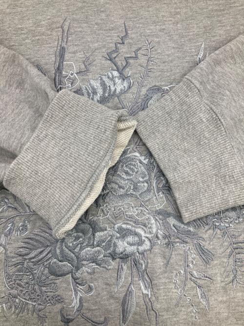 MAISON SPECIAL（メゾンスペシャル）MAISON SPECIAL (メゾンスペシャル) Flower Embroidery Heavy-Weight Pigment Sweat グレー サイズ:01の古着・服飾アイテム