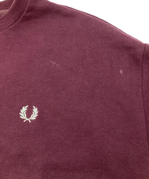 FRED PERRY（フレッドペリー）FRED PERRY (フレッドペリー) エンブロイダリークルーネックスウェット ボルドー サイズ:Lの古着・服飾アイテム
