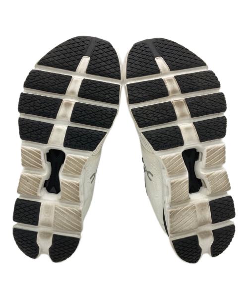 on（オン）on (オン) Cloud X 4 ホワイト×ブラック サイズ:US　M9.5の古着・服飾アイテム