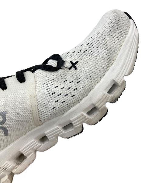 on（オン）on (オン) Cloud X 4 ホワイト×ブラック サイズ:US　M9.5の古着・服飾アイテム