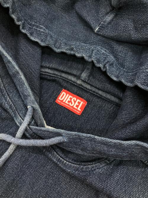 DIESEL（ディーゼル）DIESEL (ディーゼル) D-UM-RIB-NE ジョグジーンズトレーナー インディゴ サイズ:Lの古着・服飾アイテム