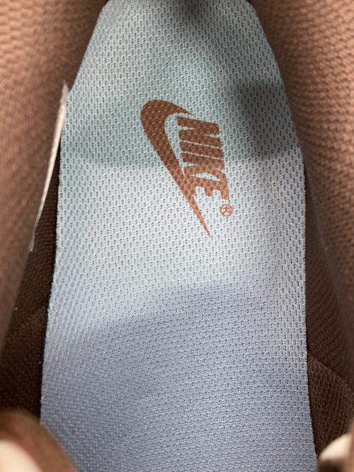 NIKE（ナイキ）NIKE (ナイキ) Travis Scott (トラヴィススコット) ZOOM FIELD JAXX ブラウン×アイボリー サイズ:US10.5 未使用品の古着・服飾アイテム