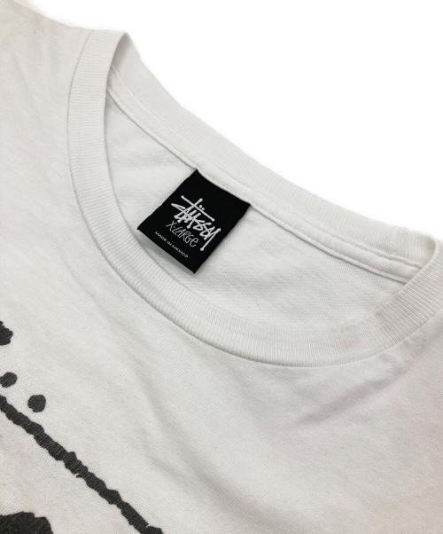 stussy（ステューシー）stussy (ステューシー) FRAGMENT DESIGN (フラグメントデザイン) ONE WORLD ONE LOVE ONE HEART TEE ホワイト サイズ:XLの古着・服飾アイテム