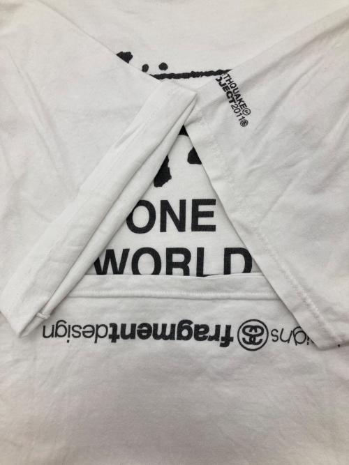 stussy（ステューシー）stussy (ステューシー) FRAGMENT DESIGN (フラグメントデザイン) ONE WORLD ONE LOVE ONE HEART TEE ホワイト サイズ:XLの古着・服飾アイテム