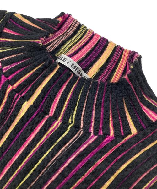 ISSEY MIYAKE（イッセイミヤケ）ISSEY MIYAKE (イッセイミヤケ) プリーツニット ブラック サイズ:2の古着・服飾アイテム