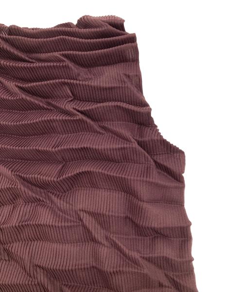 me ISSEY MIYAKE（ミーイッセイ ミヤケ）me ISSEY MIYAKE (ミーイッセイ ミヤケ) アコーディオンプリーツカットソー ブラウン サイズ:Freeの古着・服飾アイテム