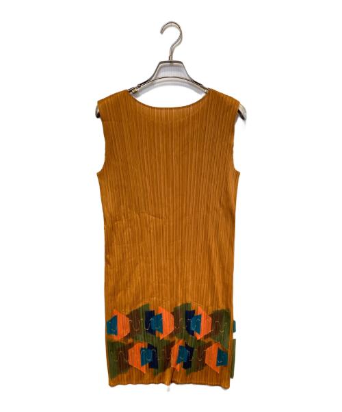 ISSEY MIYAKE（イッセイミヤケ）ISSEY MIYAKE (イッセイミヤケ) プリーツワンピース ブラウン サイズ:3の古着・服飾アイテム