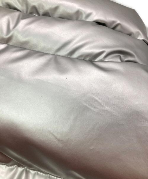 Matin Kim（マーティン・キム）Matin Kim (マーティン・キム) LOGO TAPING PUFFER DOWN JUMPER シルバー サイズ:Sの古着・服飾アイテム