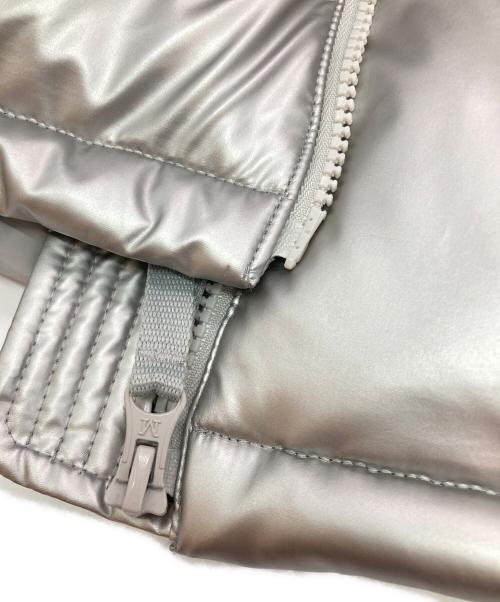 Matin Kim（マーティン・キム）Matin Kim (マーティン・キム) LOGO TAPING PUFFER DOWN JUMPER シルバー サイズ:Sの古着・服飾アイテム