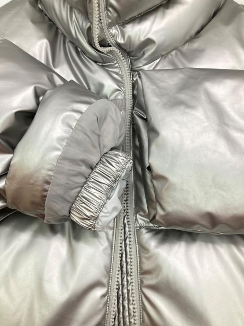 Matin Kim（マーティン・キム）Matin Kim (マーティン・キム) LOGO TAPING PUFFER DOWN JUMPER シルバー サイズ:Sの古着・服飾アイテム