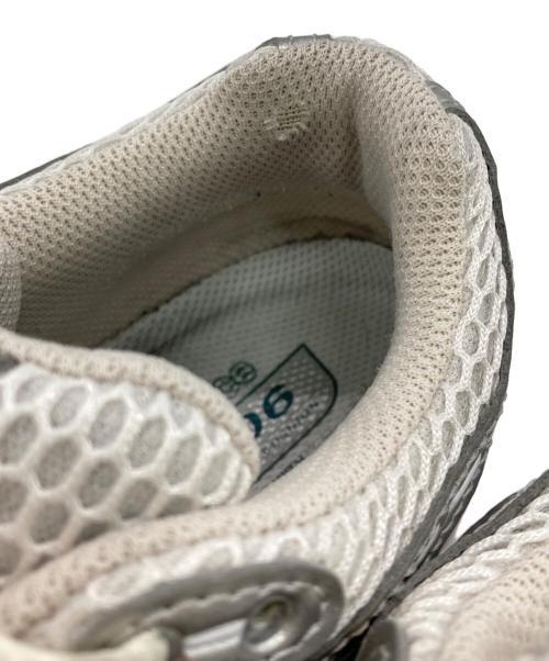 NEW BALANCE（ニューバランス）NEW BALANCE (ニューバランス) M1906REE シルバー×ホワイト サイズ:US6の古着・服飾アイテム