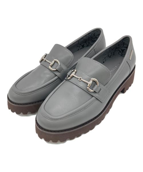 HIMIKO（ヒミコ）HIMIKO (ヒミコ) トラックソールビットローファー グレー サイズ:23.5の古着・服飾アイテム