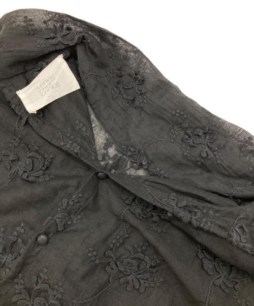 crinkle crinkle crinkle（クリンクル クリンクル クリンクル）crinkle crinkle crinkle (クリンクル クリンクル クリンクル) 3D embroidery long blouse ブラック サイズ:Freeの古着・服飾アイテム