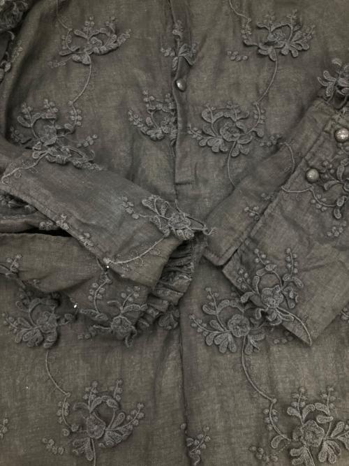 crinkle crinkle crinkle（クリンクル クリンクル クリンクル）crinkle crinkle crinkle (クリンクル クリンクル クリンクル) 3D embroidery long blouse ブラック サイズ:Freeの古着・服飾アイテム