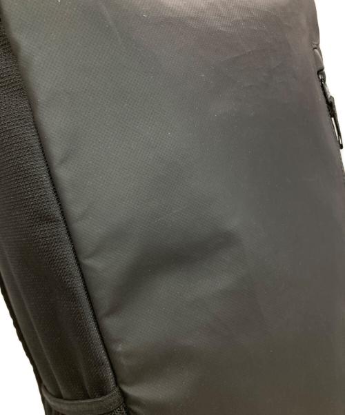 UNDER ARMOUR（アンダーアーマー）UNDER ARMOUR (アンダーアーマー) UAクール ターポリン バックパック4.0 ブラックの古着・服飾アイテム