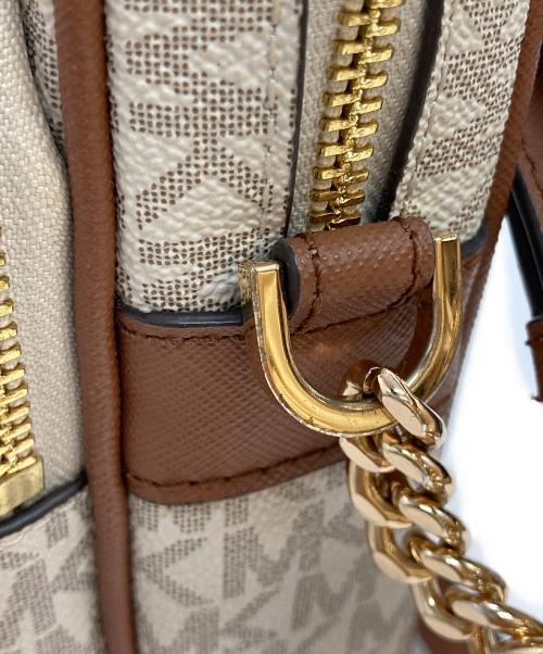 MICHAEL KORS（マイケル・コース）MICHAEL KORS (マイケル・コース) JET SET TRAVEL NS チェーン クロスボディ ミディアム ホワイト×ブラウンの古着・服飾アイテム