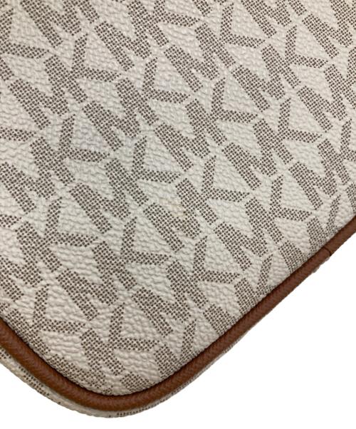 MICHAEL KORS（マイケル・コース）MICHAEL KORS (マイケル・コース) JET SET TRAVEL NS チェーン クロスボディ ミディアム ホワイト×ブラウンの古着・服飾アイテム