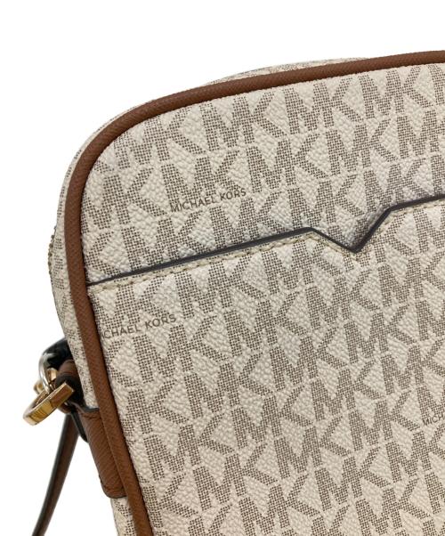MICHAEL KORS（マイケル・コース）MICHAEL KORS (マイケル・コース) JET SET TRAVEL NS チェーン クロスボディ ミディアム ホワイト×ブラウンの古着・服飾アイテム
