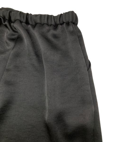 Curensology（カレンソロジー）Curensology (カレンソロジー) Curensology ダブルサテンタックパンツ ブラック サイズ:Freeの古着・服飾アイテム