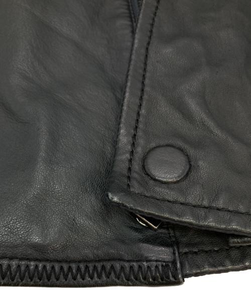 EMPORIO ARMANI（エンポリオ アルマーニ）EMPORIO ARMANI (エンポリオ アルマーニ) レザードッキングジップブルゾン ブラック×ネイビー サイズ:46の古着・服飾アイテム