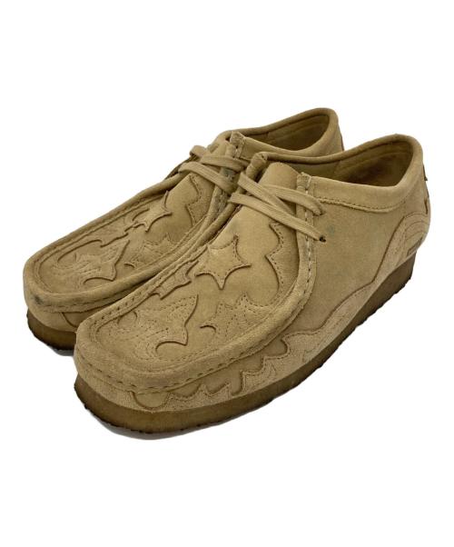 CLARKS（クラークス）CLARKS (クラークス) SUPREME (シュプリーム) ワラビーシューズ ベージュ サイズ:US9の古着・服飾アイテム