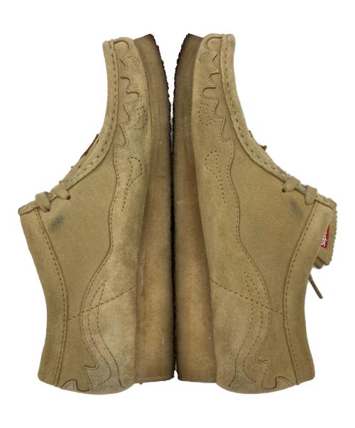 CLARKS（クラークス）CLARKS (クラークス) SUPREME (シュプリーム) ワラビーシューズ ベージュ サイズ:US9の古着・服飾アイテム