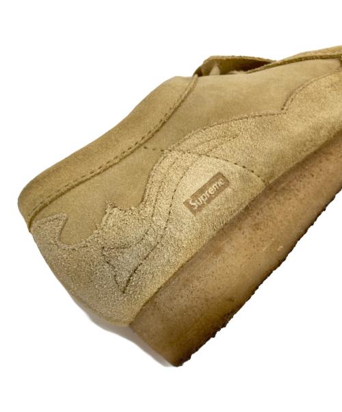 CLARKS（クラークス）CLARKS (クラークス) SUPREME (シュプリーム) ワラビーシューズ ベージュ サイズ:US9の古着・服飾アイテム