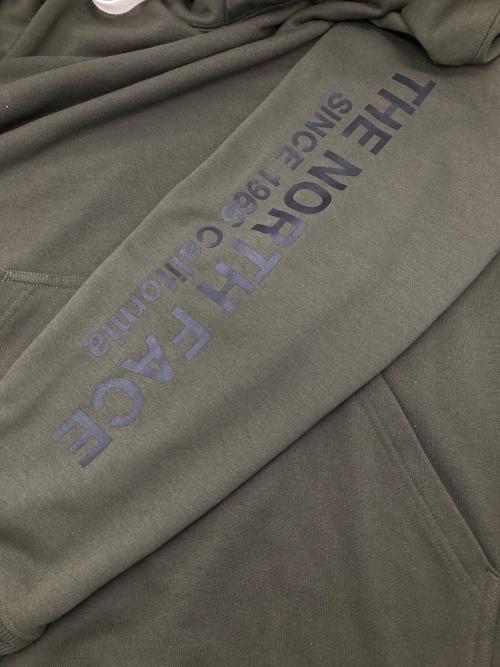 THE NORTH FACE（ザ ノース フェイス）THE NORTH FACE (ザ ノース フェイス) MESSAGE LOGO HOODIE カーキ サイズ:XLの古着・服飾アイテム