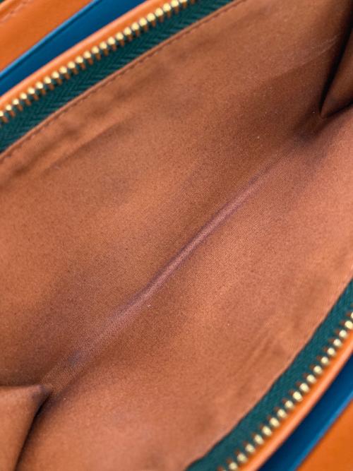 Vivienne Westwood（ヴィヴィアンウエストウッド）Vivienne Westwood (ヴィヴィアンウエストウッド) オーブロゴラウンドジップウォレット グリーンの古着・服飾アイテム