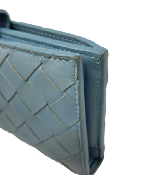 BOTTEGA VENETA（ボッテガベネタ）BOTTEGA VENETA (ボッテガベネタ) マキシイントレチャート2つ折り財布 スカイブルーの古着・服飾アイテム