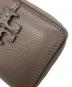 中古・古着 TORY BURCH (トリーバーチ) マックグロー バイフォールド ウォレット ブラウン：7000円