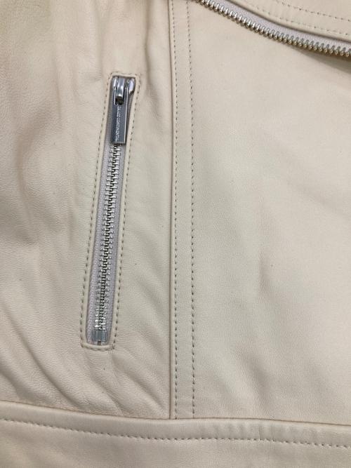 GRACE CONTINENTAL（（グレースコンチネンタル）GRACE CONTINENTAL (（グレースコンチネンタル) レザーノーカラーライダースジャケット アイボリー サイズ:36の古着・服飾アイテム