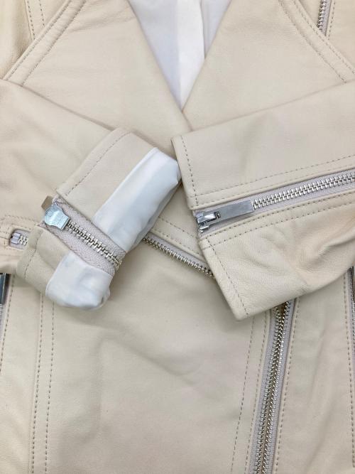 GRACE CONTINENTAL（（グレースコンチネンタル）GRACE CONTINENTAL (（グレースコンチネンタル) レザーノーカラーライダースジャケット アイボリー サイズ:36の古着・服飾アイテム