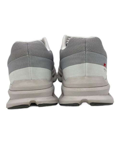 on（オン）on (オン) cloudrunner2 ホワイト サイズ:UK5の古着・服飾アイテム