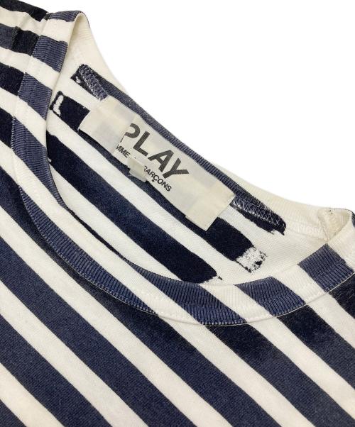 PLAY COMME des GARCONS（プレイコムデギャルソン）PLAY COMME des GARCONS (プレイコムデギャルソン) ロングスリーブカットソー ホワイト×ネイビー サイズ:Lの古着・服飾アイテム