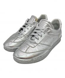 MM6 Maison Margiela（エムエムシックスメゾンマルジェラ）の古着「メタリックシルバースニーカー」｜シルバー